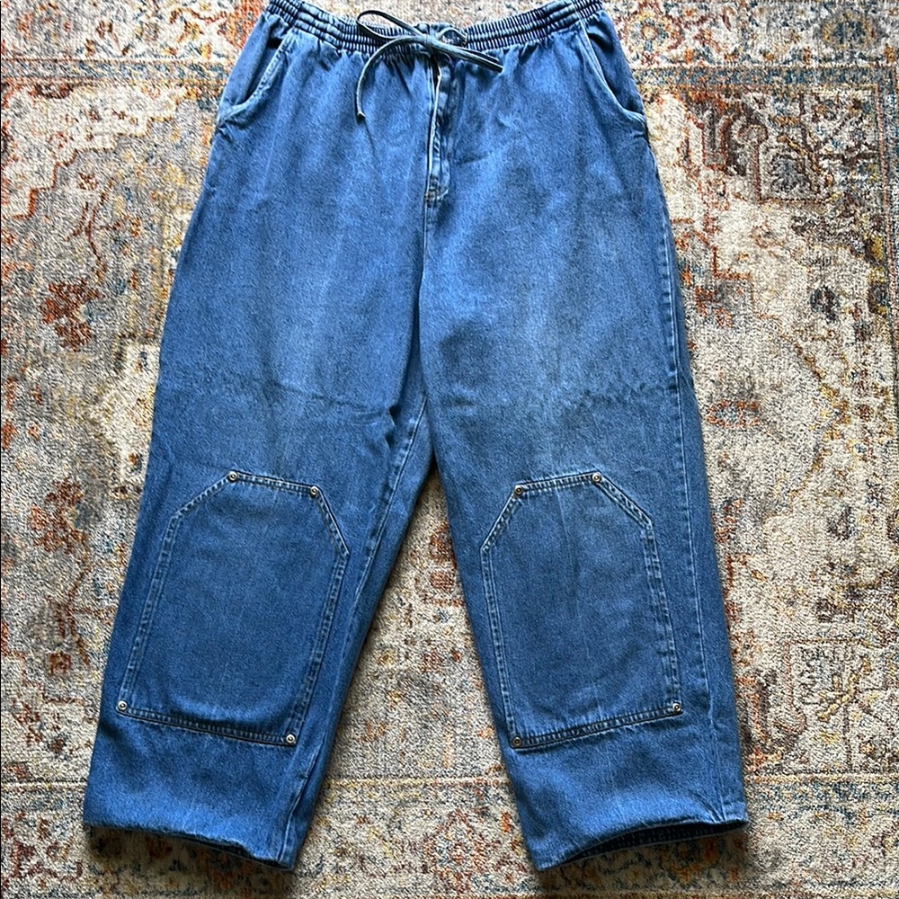 Women’s Blue Jeans with reinforced knee details
